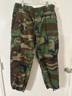 Men's Camo Cargo Pants - Classic Woodland Camouflage